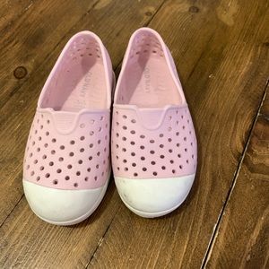 Size 7 toddler shoes